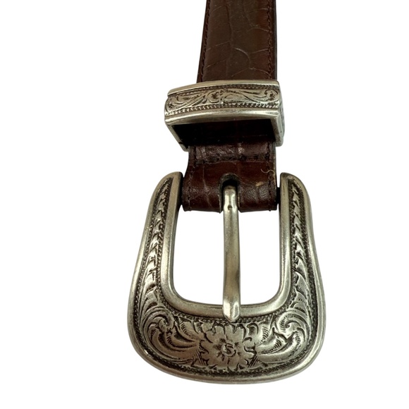 Elegant Brown Leather Belt with Intricate Silver Buckle - Picture 4 of 13